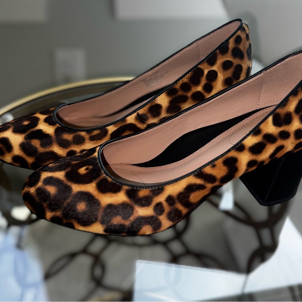 Taryn Rose Animal Print Block Heels - Picture 2 of 4